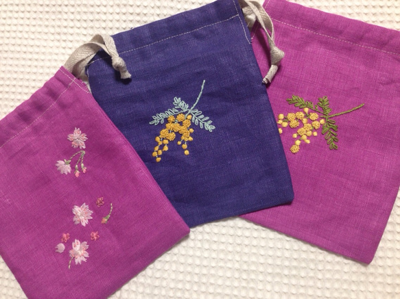 リネンの刺繍ミニポーチ☆ミモザ 3枚目の画像