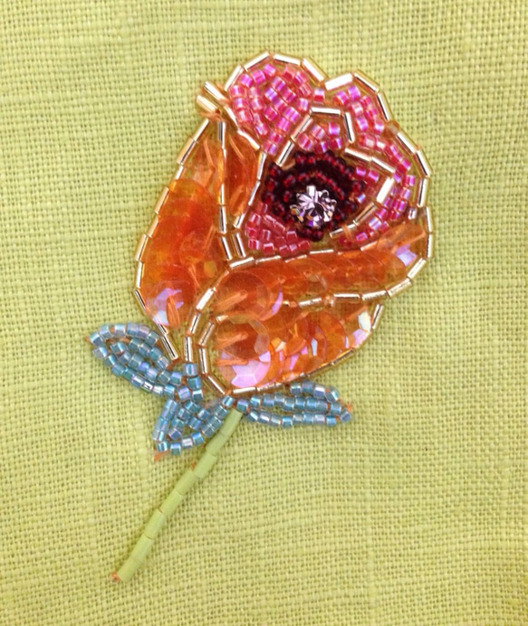 薔薇の刺繍ポーチ 2枚目の画像