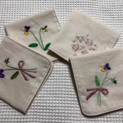 コットンの刺繍ハンカチ☆桜 3枚目の画像