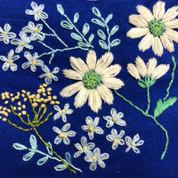 キャンパスの刺繍ミニトート☆マーガレットの花束 3枚目の画像