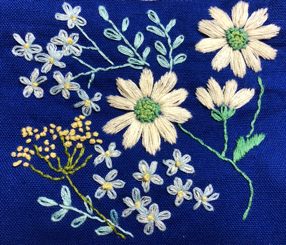 キャンパスの刺繍ミニトート☆マーガレットの花束 3枚目の画像