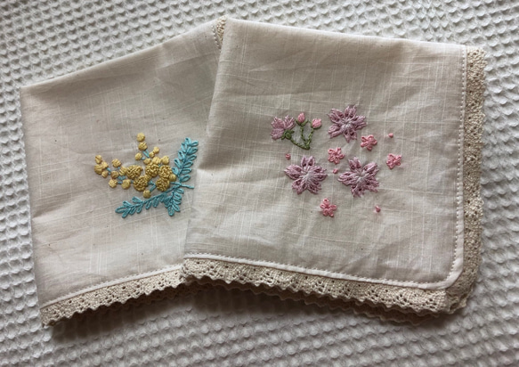 【受注製作】コットンのレース付き刺繍ハンカチ☆すみれ 3枚目の画像