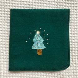 コットンの刺繍ハンカチ☆ホワイトクリスマス 1枚目の画像