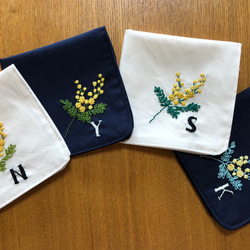 Nさまオーダー12枚】コットンの刺繍ハンカチ☆ミモザとイニシャル 