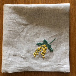 【再販＊受注製作】刺繍の大判ハンカチハンカチ☆ミモザ 1枚目の画像