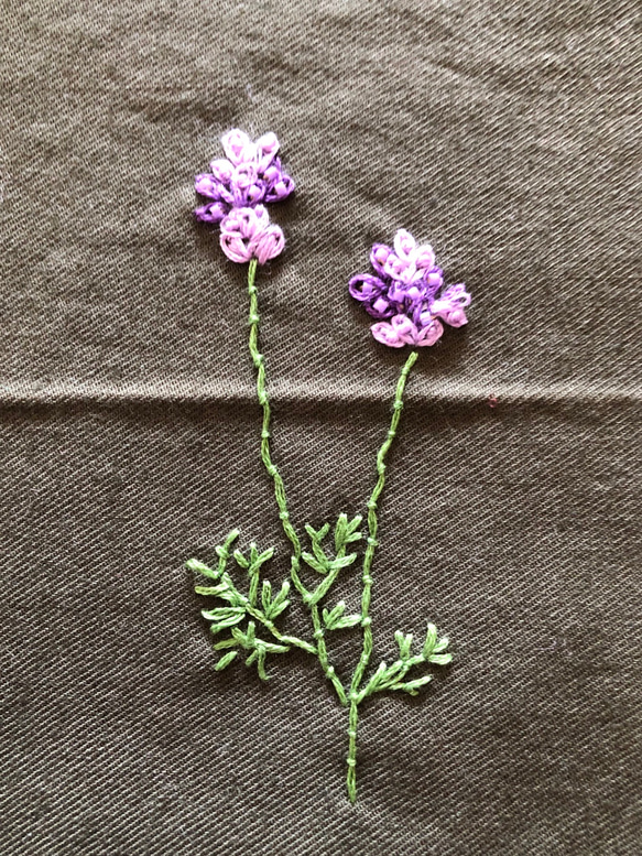 【受注製作】刺繍の大判ハンカチハンカチ☆ラベンダー 2枚目の画像