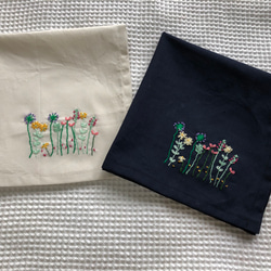 刺繍の大判ハンカチ☆ワイルドガーデン 3枚目の画像