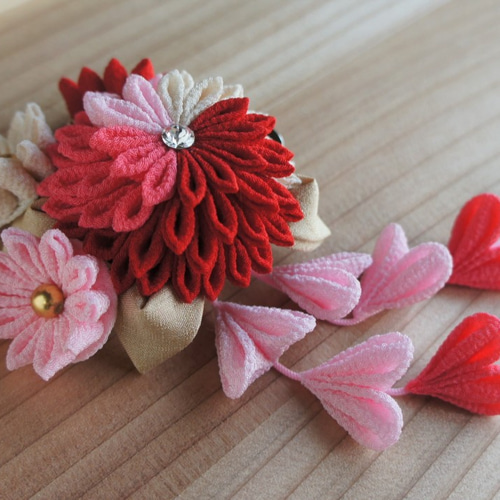 つまみ細工の髪飾り くすみピンク 成人式 卒業式 七五三【No.30】 No.1677