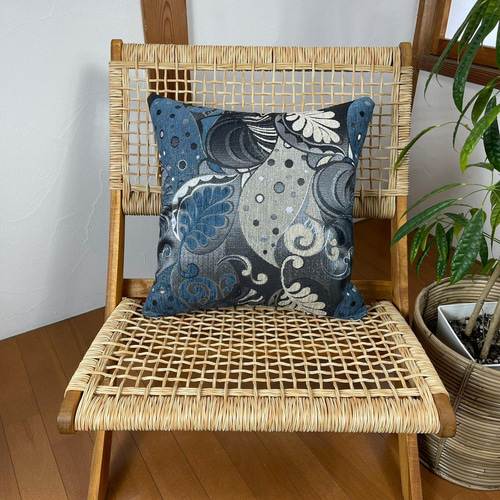 シルクの入ったトルコ製クッションカバー トルコオーダーメイドシュニール織葉のパターンと青のクッションカバー