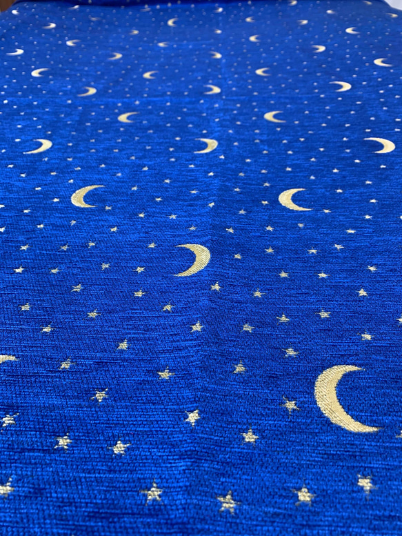 トルコ　シュニール織　月と星のブルーのベッドカバー(シングルサイズ　225cmx165cm ) 4枚目の画像