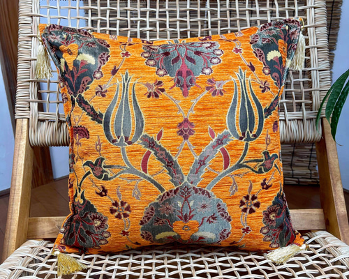 トルコの生命の木とチューリップモチーフオレンジ色のクッションカバー