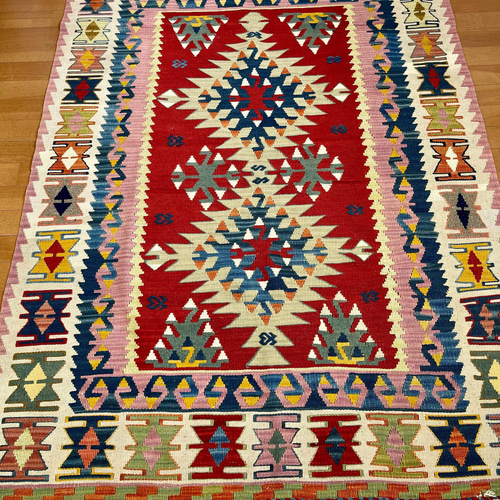 作り手の工房名入り”トルコ ヴィンテージオールドキリムラグ red