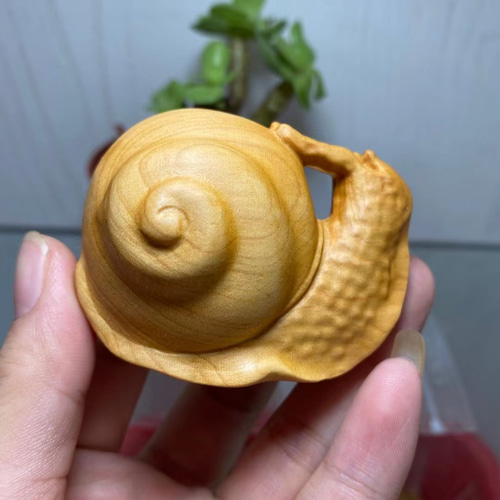 極上品 精密細工 柘植 蝸牛 黄楊 繊細彫刻 彫刻工芸品 彫刻 杏子の