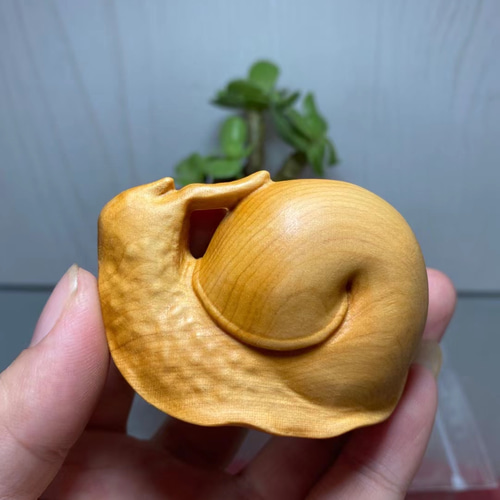 極上品 精密細工 柘植 蝸牛 黄楊 繊細彫刻 彫刻工芸品 彫刻 杏子の