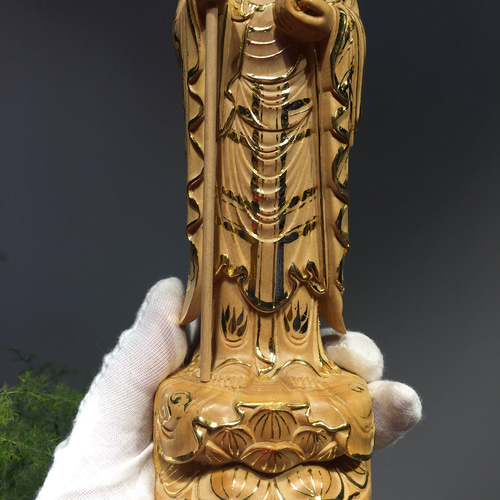 中国古美術・旧蔵蔵伝工芸 ・彫刻「蓮花生師匠」仏像・天然サザエ彫り・右旋法螺法器 木製仏像 地蔵菩薩 蓮の台座 彫刻仏具 仏教美術品 彫刻 杏子の