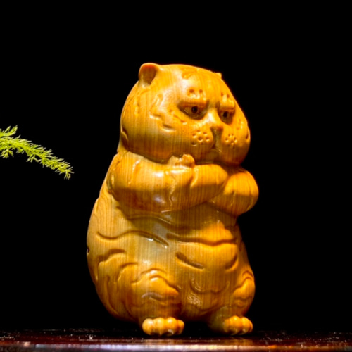 極上品 精密細工 木彫動物 彫刻工芸品 虎 飾り置物 精密細工 彫刻 杏子