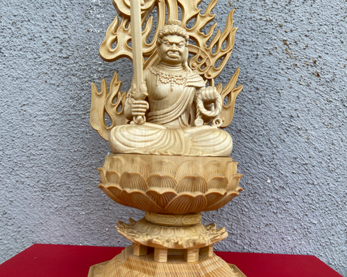 【修縁堂】木彫り 仏像 不動明王 不動尊 炎火光背 檜木製 時代美品 彫刻 仏像 木彫 不動明王 不動尊 明王像 炎火光背 四角座 財前彫刻