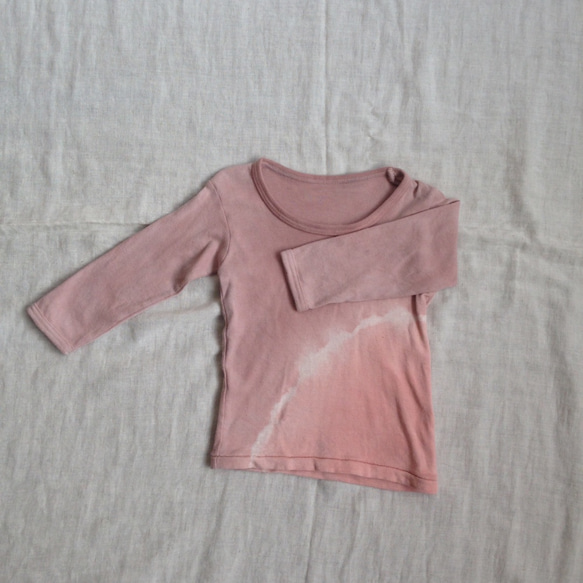 オーガニックコットンkid'sTシャツ 80サイズ　べんがら染め朝焼け色×春の色 1枚目の画像