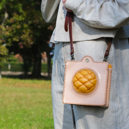 パンの革バッグ（メロンパン） ショルダーバッグ RicoPan 通販