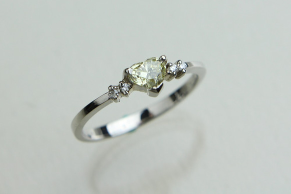 ハートシェイプカットダイヤモンドのリング・0.309ct・プラチナ