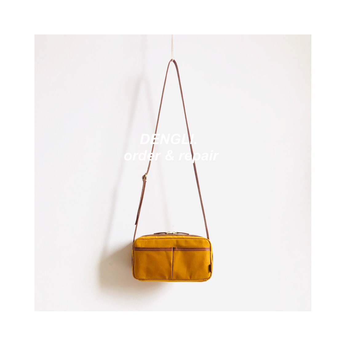 DENGLI.お財布バッグ/マスタード×ヌメ革/パラフィ加工帆布/ショルダーお財布バッグ/収納力抜群/旅先の色2025