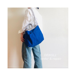 DENGLI.Mショルダー/グレー×ジャパンブルー/撥水効果/A4/軽くて丈夫/3way/旅先の色2025 2枚目の画像