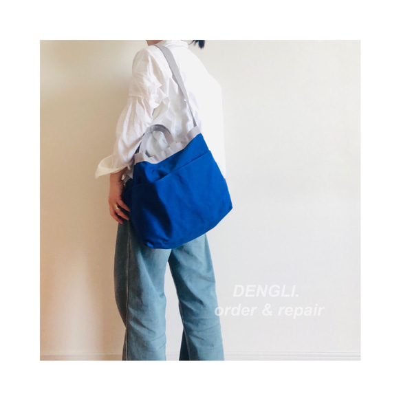 DENGLI.Mショルダー/グレー×ジャパンブルー/撥水効果/A4/軽くて丈夫/3way/旅先の色2025 2枚目の画像