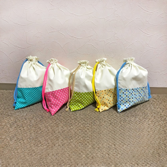 ハンドメイド　給食袋　フリル巾着　花柄　黄色　女の子 30×25cm フリル口でで可愛いカラフル巾着袋！ 給食袋 お着替え袋