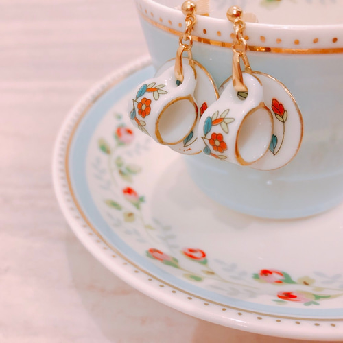 送料無料◇レトロなミニチュアティーカップの可愛いピアス ピアス
