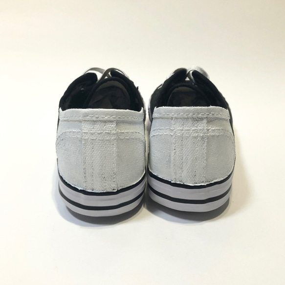 容易搭配鬆緊繩穿的兒童低幫雙色運動鞋（15cm-18cm）黑色 第5張的照片