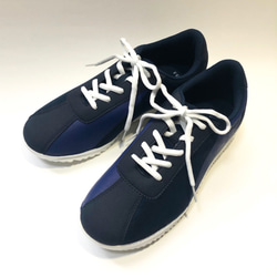 “剩餘尺碼500日元優惠SALE”超輕量復古運動鞋搭配靚麗三色海軍藍（麂皮款式）23.0cm-24.0cm 第2張的照片