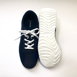 “剩餘尺碼500日元優惠SALE”超輕量復古運動鞋搭配靚麗三色海軍藍（麂皮款式）23.0cm-24.0cm 第6張的照片