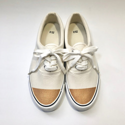 雙色甲板鞋（白色 x 橡膠金色）中性 22.0cm ~ 29.0cm 第4張的照片