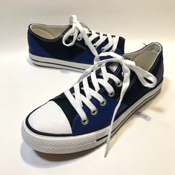 黑色 x 海軍藍雙色低幫運動鞋 (22.0cm〜30.0cm) 第1張的照片