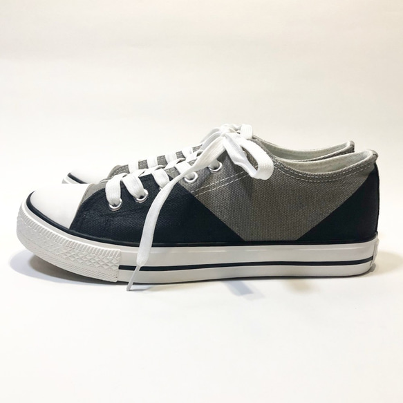 幾何雙色低幫運動鞋（灰色 x 黑色）22.0cm〜30.0cm 中性 第3張的照片