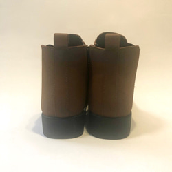 簡單！正絨面革材料雙色側拉鍊靴（棕色 x 金色）M/L 碼 第5張的照片