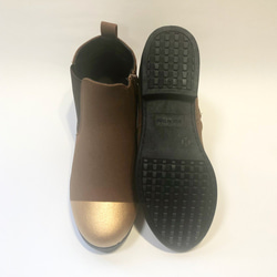 簡單！正絨面革材料雙色側拉鍊靴（棕色 x 金色）M/L 碼 第6張的照片