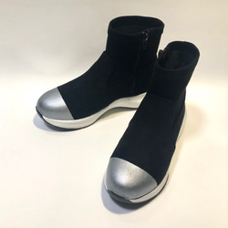時尚雙色運動鞋靴 (黑色 x 銀色) L 尺寸 第1張的照片