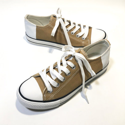 駝色×白底雙色低幫運動鞋（25.0cm〜30.0cm） 第1張的照片