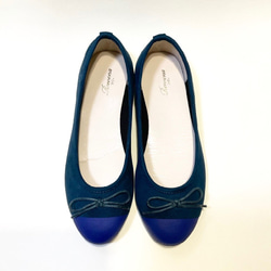 「售完為止」 輕鬆平！雙色芭蕾舞鞋（綠色 x 霧面海軍藍） 第3張的照片