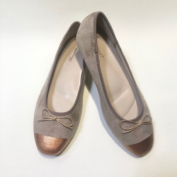 “24.5cm actual item SALE”雙色 1cm 後跟芭蕾舞鞋（橡木 x 青銅）Raku arch cushion 第1張的照片