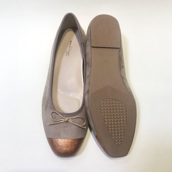 “24.5cm actual item SALE”雙色 1cm 後跟芭蕾舞鞋（橡木 x 青銅）Raku arch cushion 第4張的照片