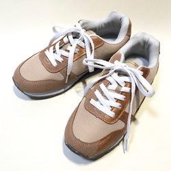 [24.0cm・1,000日元折扣SALE] 輕便時尚的不對稱雙色運動鞋（橡木x青銅色） 第2張的照片