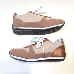 [24.0cm・1,000日元折扣SALE] 輕便時尚的不對稱雙色運動鞋（橡木x青銅色） 第7張的照片