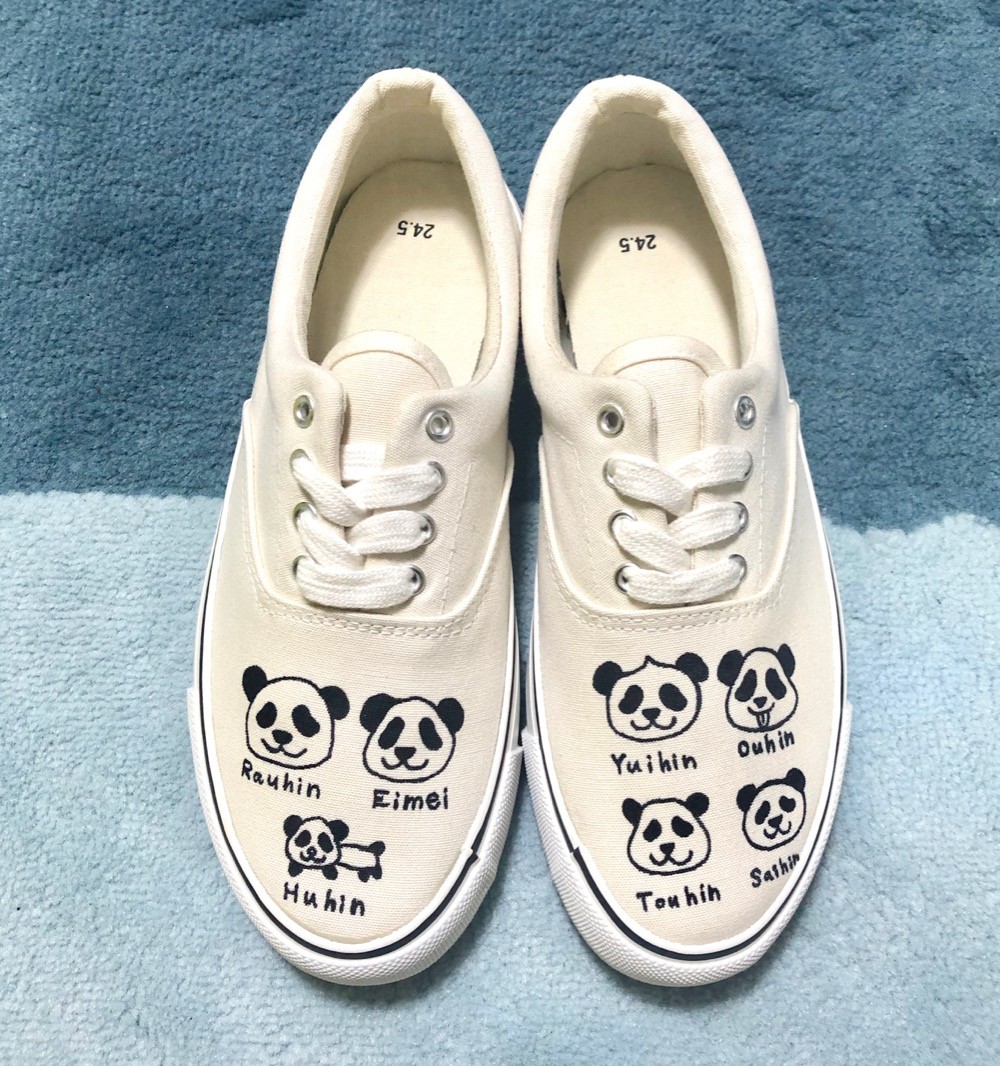 手描き♪7匹のパンダが可愛いデッキシューズ 4,658円