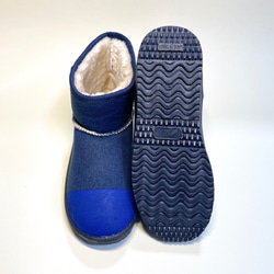 [M size SALE・4,980 日元 → 2,980 日元] 蓬鬆溫暖的雙色毛皮長靴（牛仔布 x 午夜藍） 第6張的照片
