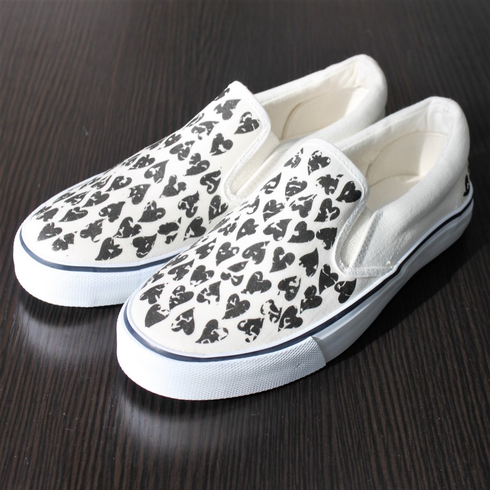 まだらなハートのスニーカー