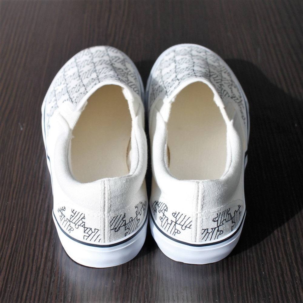 まだらなハートのスニーカー