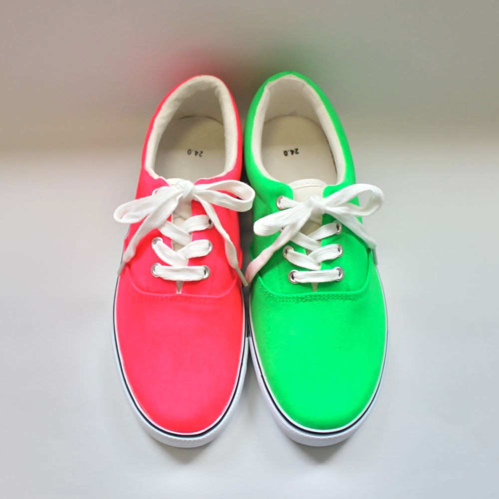 ネオンアシンメトリーデッキシューズ