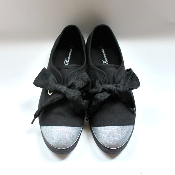 大黑絲帶銀尖運動鞋（22.5cm~25.0cm） 第2張的照片